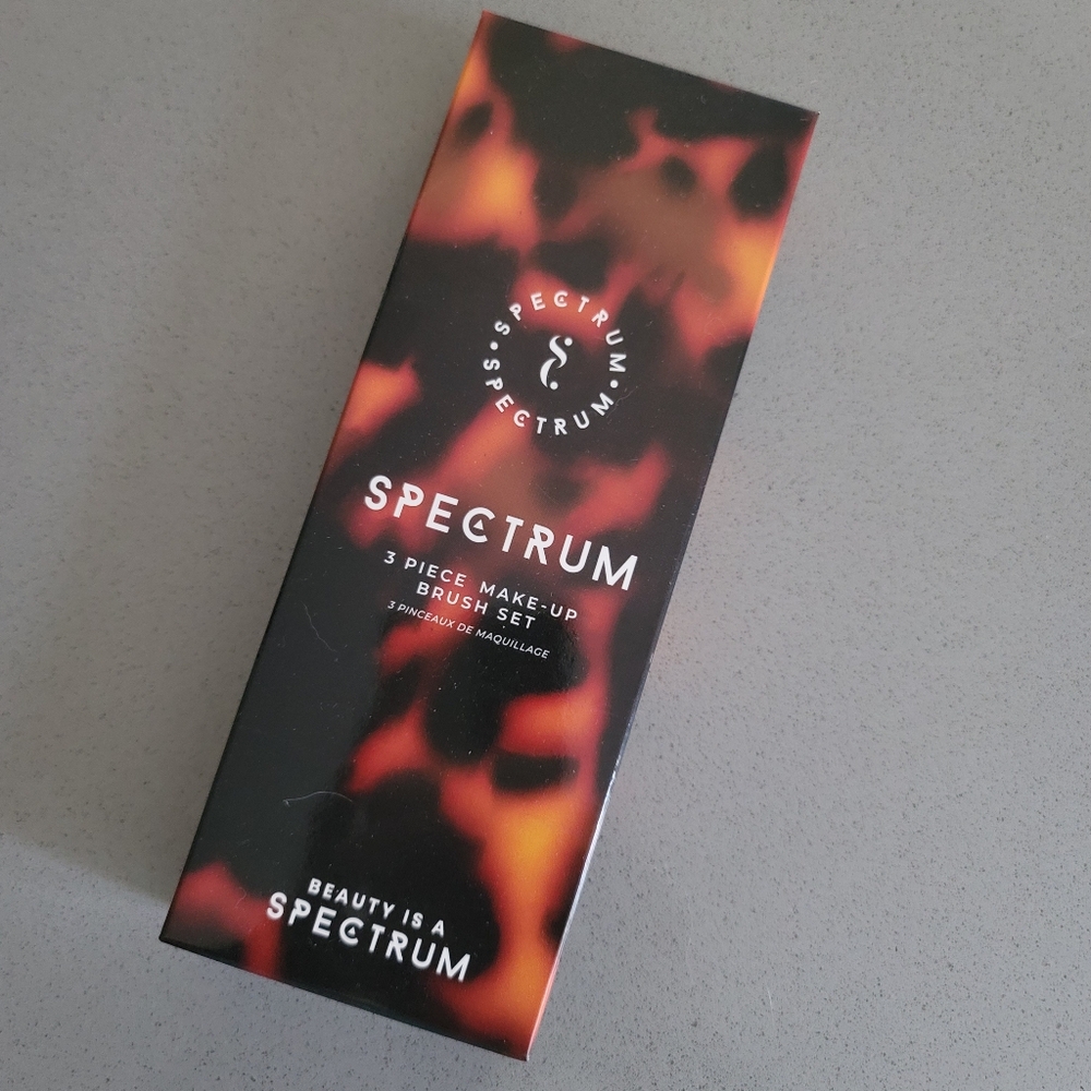 Spectrum | 3 Piece Make-Up Brush Set NIB - Picture 2 of 4